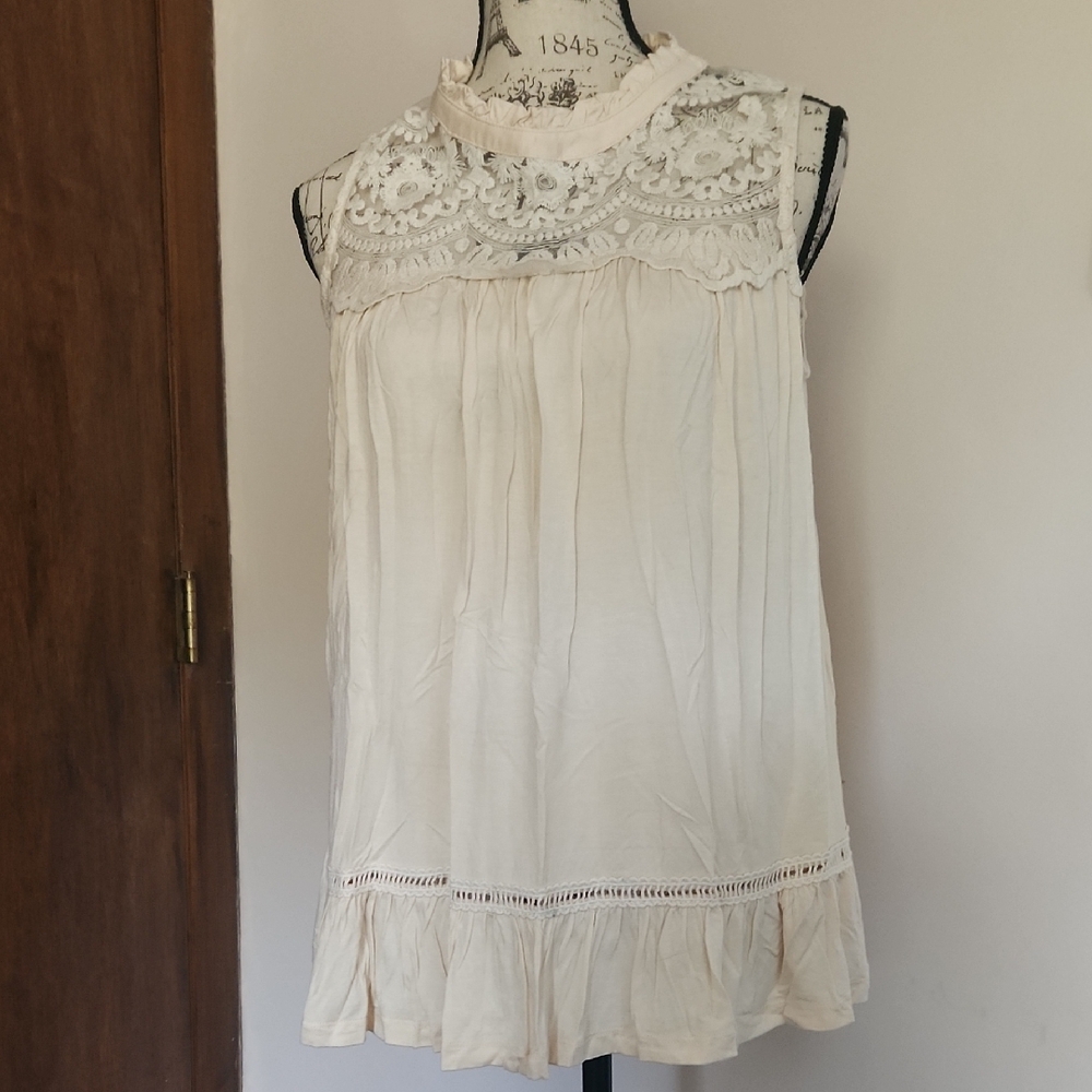Cream Sleeveless Lace Top